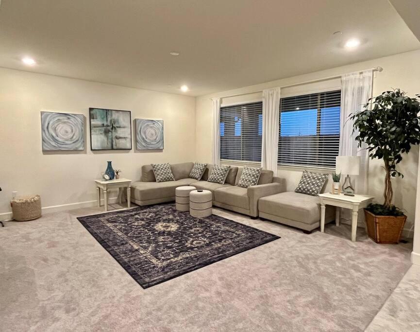 Brand-New, Beautiful & Stylish Home In Sacramento! Εξωτερικό φωτογραφία